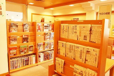 愛知川図書館新聞・雑誌コーナー